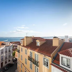 https://alfama-charming-apartment-with-amazing-river-view-and-terrace.hotels-lisbon-portugal.com